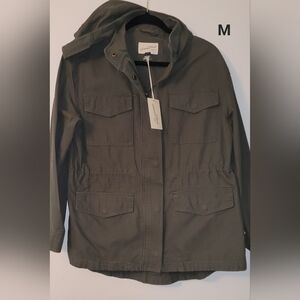 Universal Thread, Size Medium, NWT